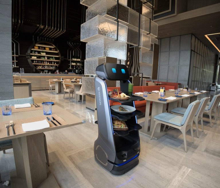 KEENON DINERBOT T9 pro im Restauranteinsatz